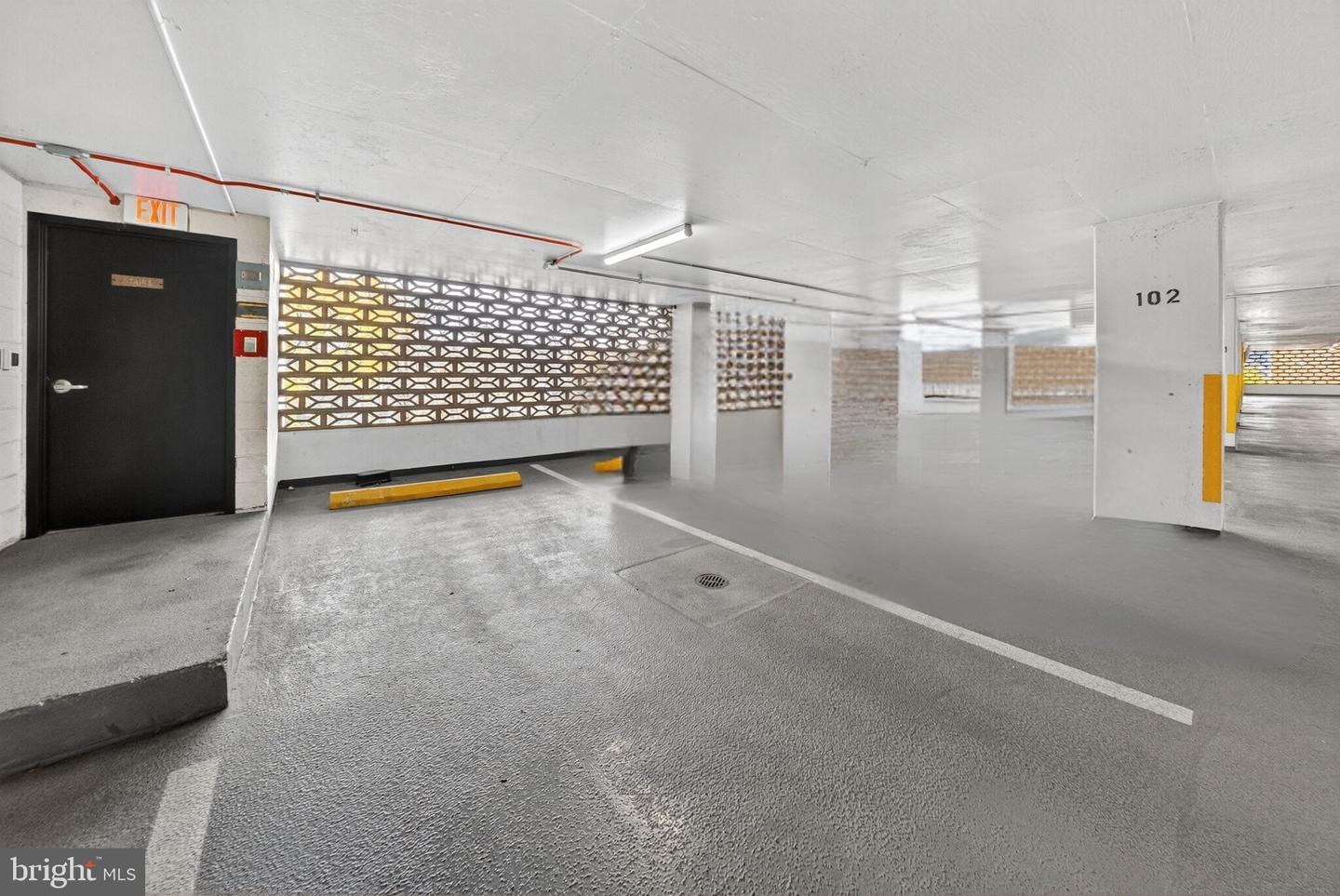 4242 E West Hwy #714 Property Photo 20