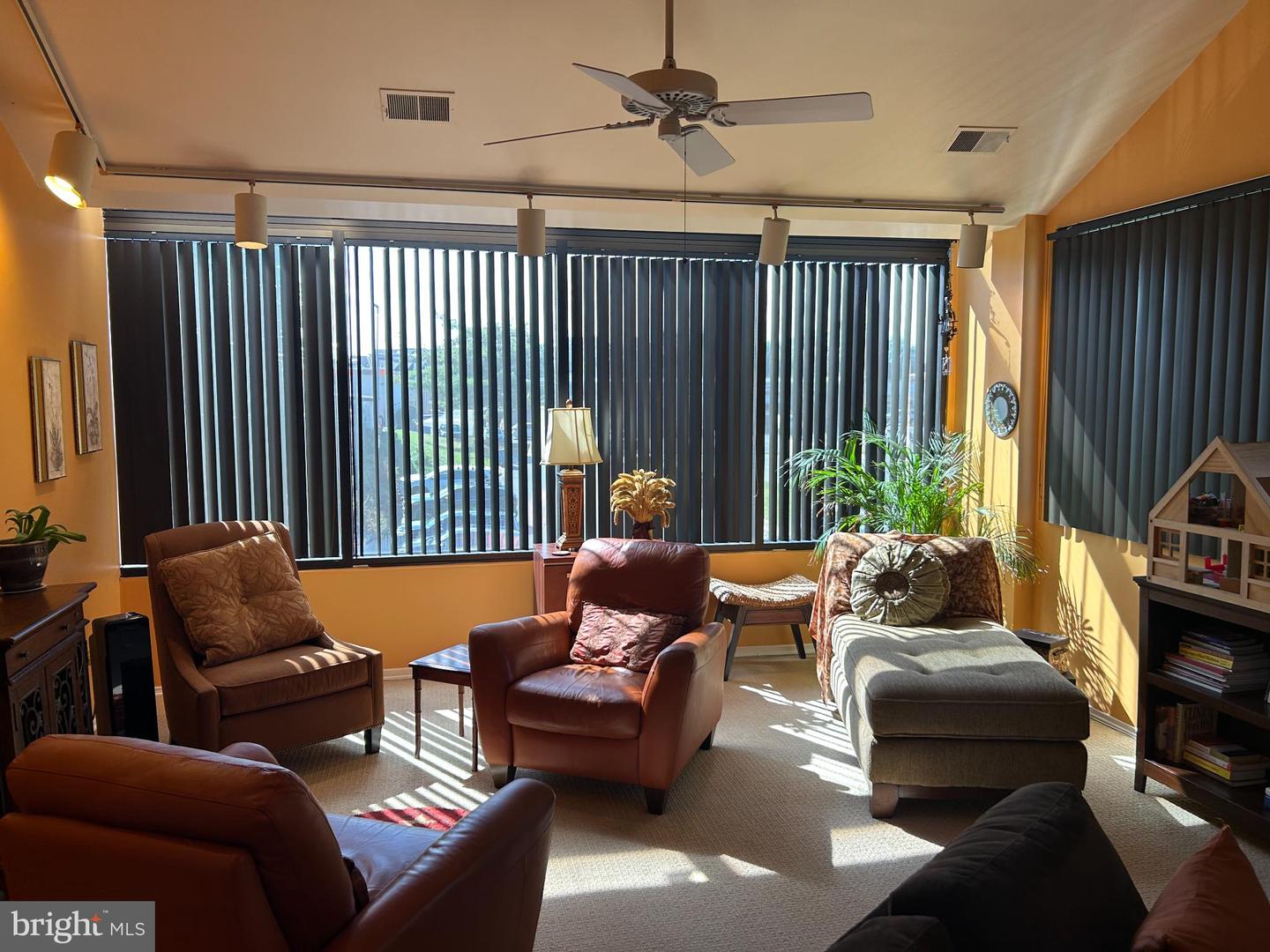 3841 Farragut Ave #13 Property Photo 8