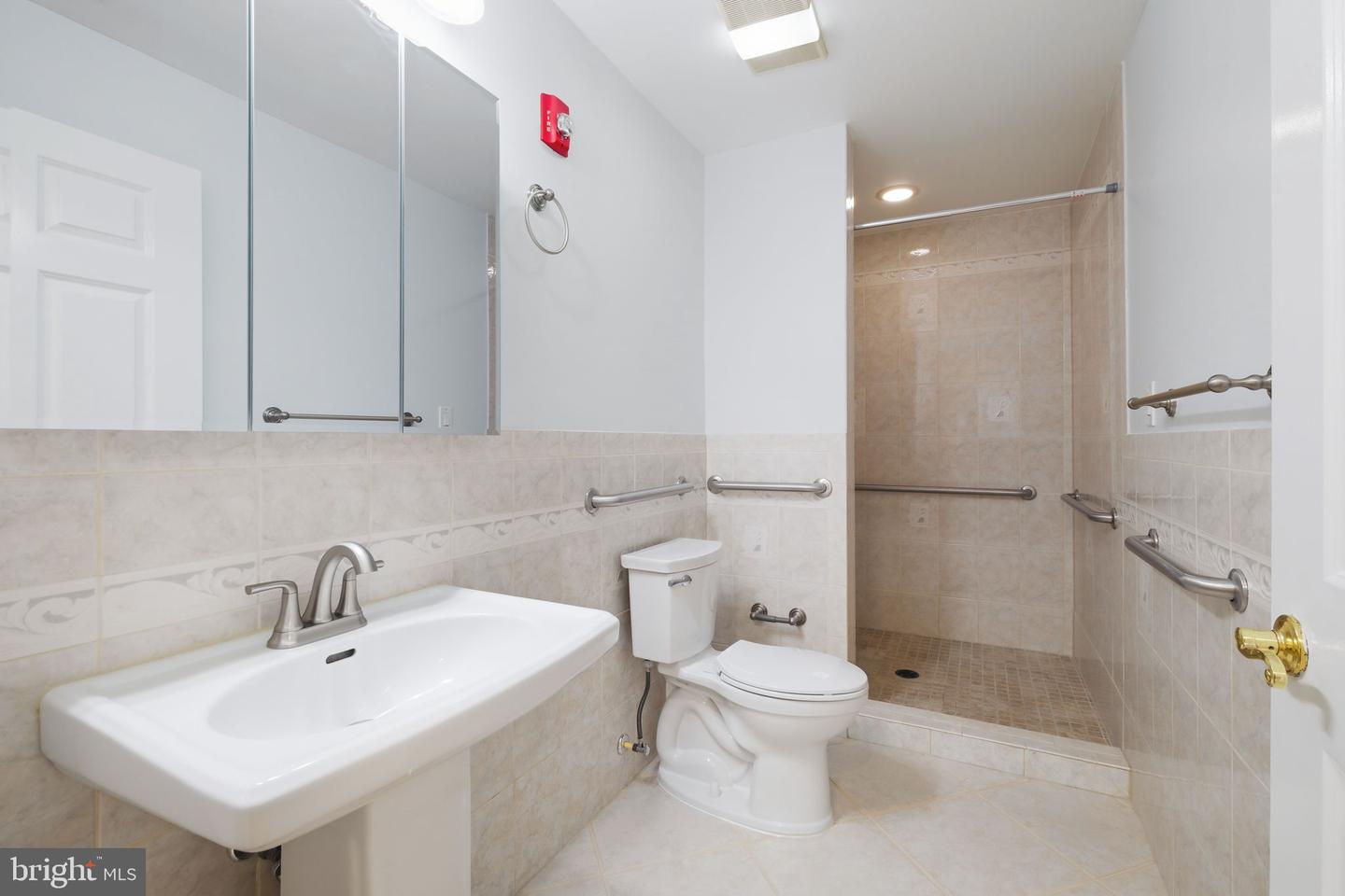 711 Lamberton Dr Property Photo 42