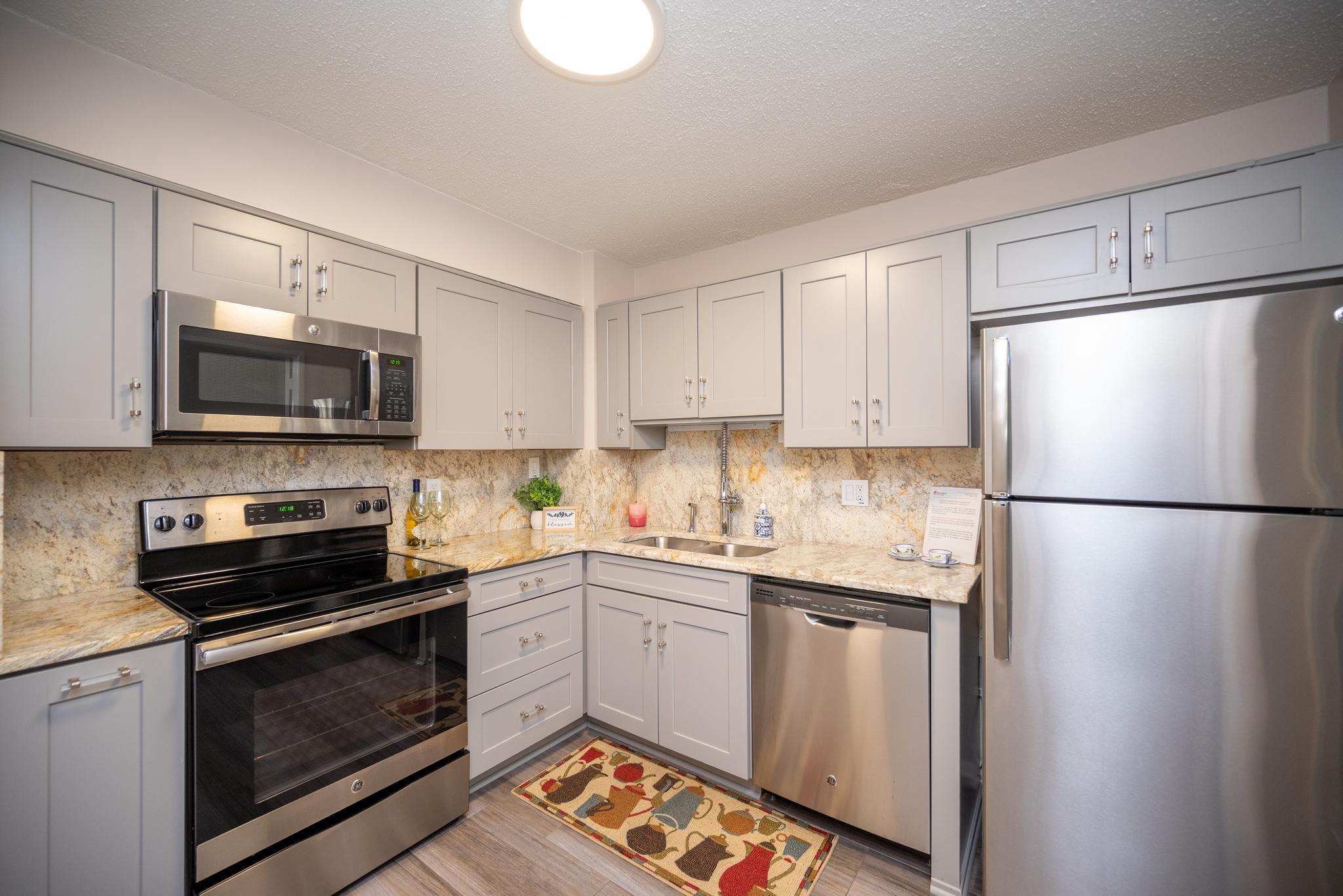 15100 Interlachen Dr #4-110 Property Photo 1