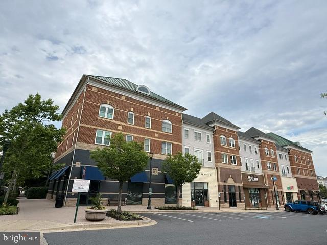 302 King Farm Blvd #30208 Property Photo 1
