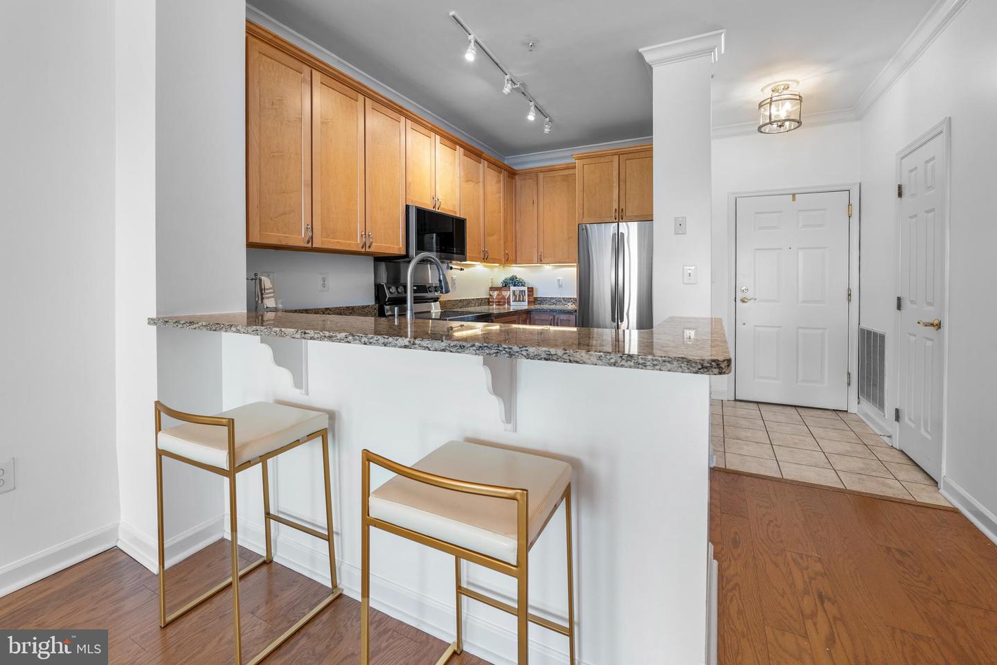 302 King Farm Blvd #30208 Property Photo 7
