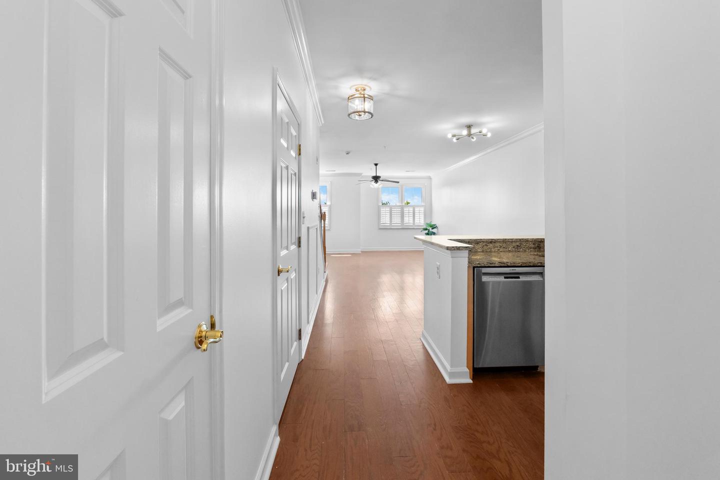 302 King Farm Blvd #30208 Property Photo 11
