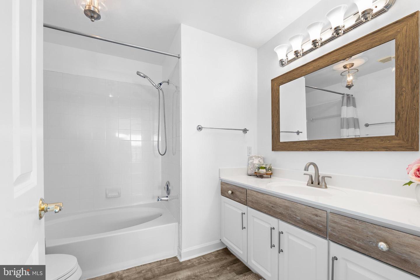 302 King Farm Blvd #30208 Property Photo 14