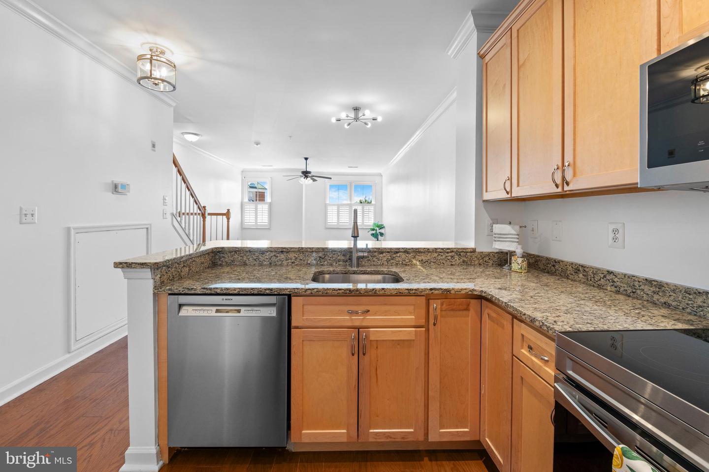 302 King Farm Blvd #30208 Property Photo 19