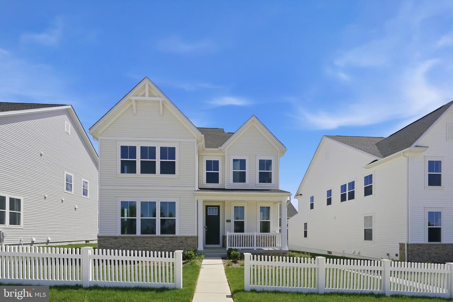 17053 GATHERING ST Property Photo 1