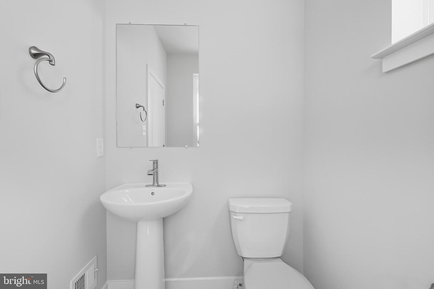 17053 Gathering St Property Photo 18