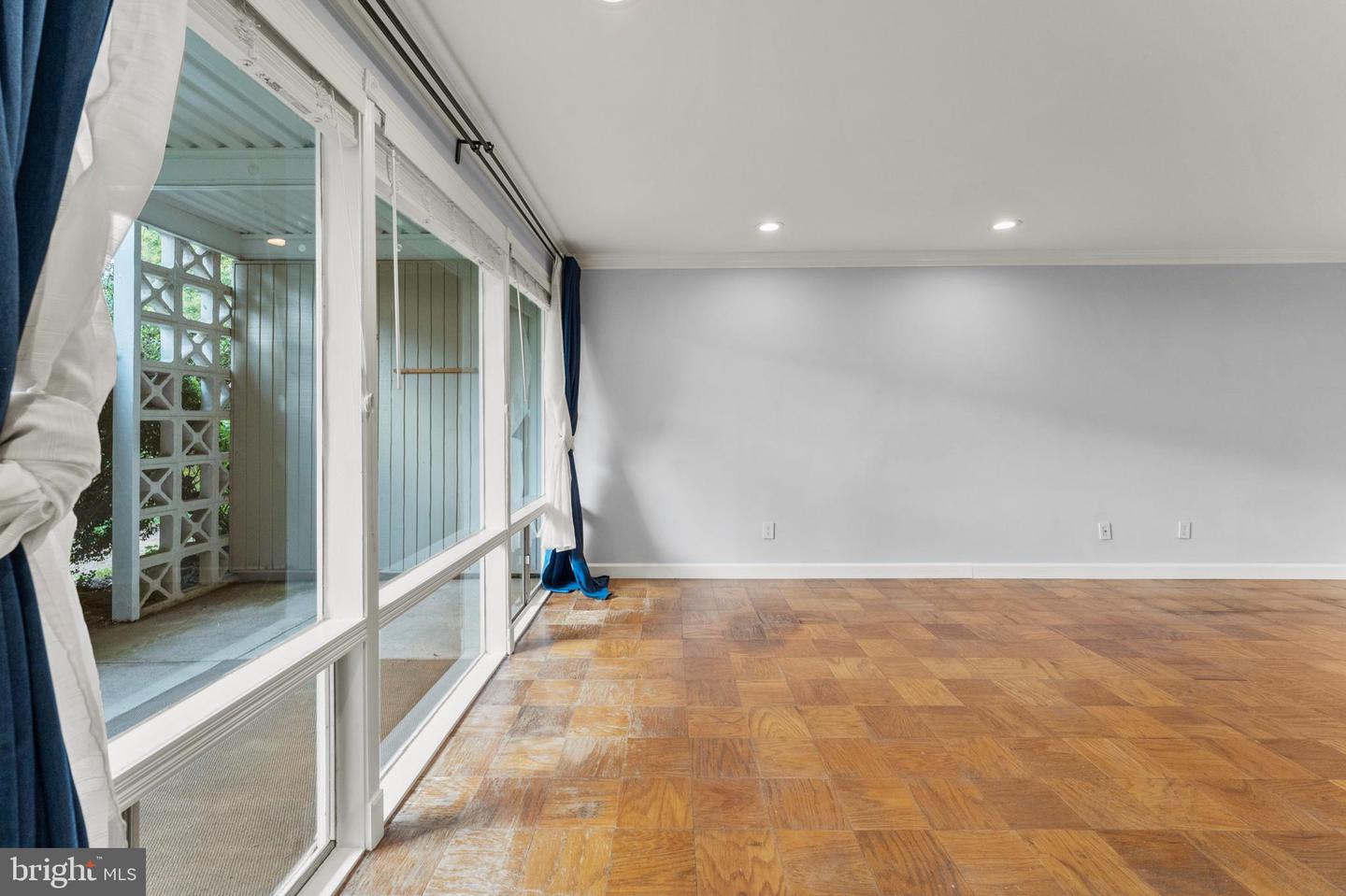7541 Spring Lake Dr #unit #b-1 Property Photo 3