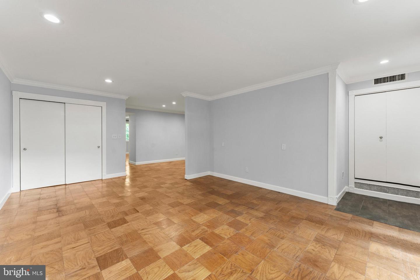 7541 Spring Lake Dr #unit #b-1 Property Photo 4