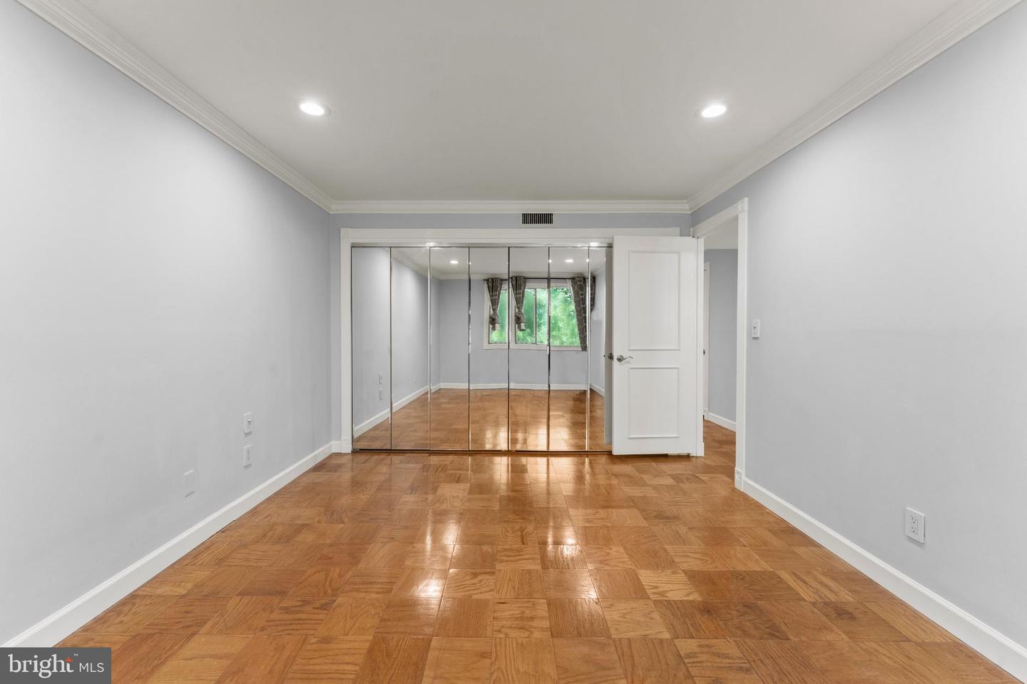 7541 Spring Lake Dr #unit #b-1 Property Photo 5
