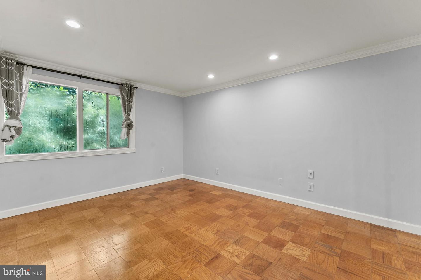 7541 Spring Lake Dr #unit #b-1 Property Photo 6