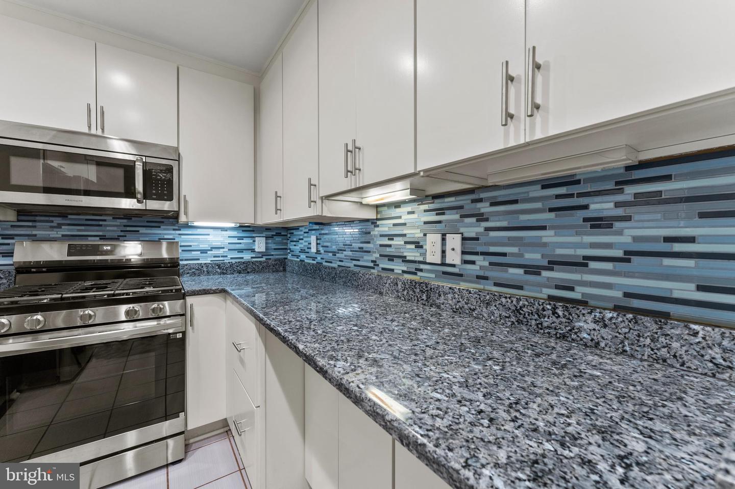 7541 Spring Lake Dr #unit #b-1 Property Photo 14