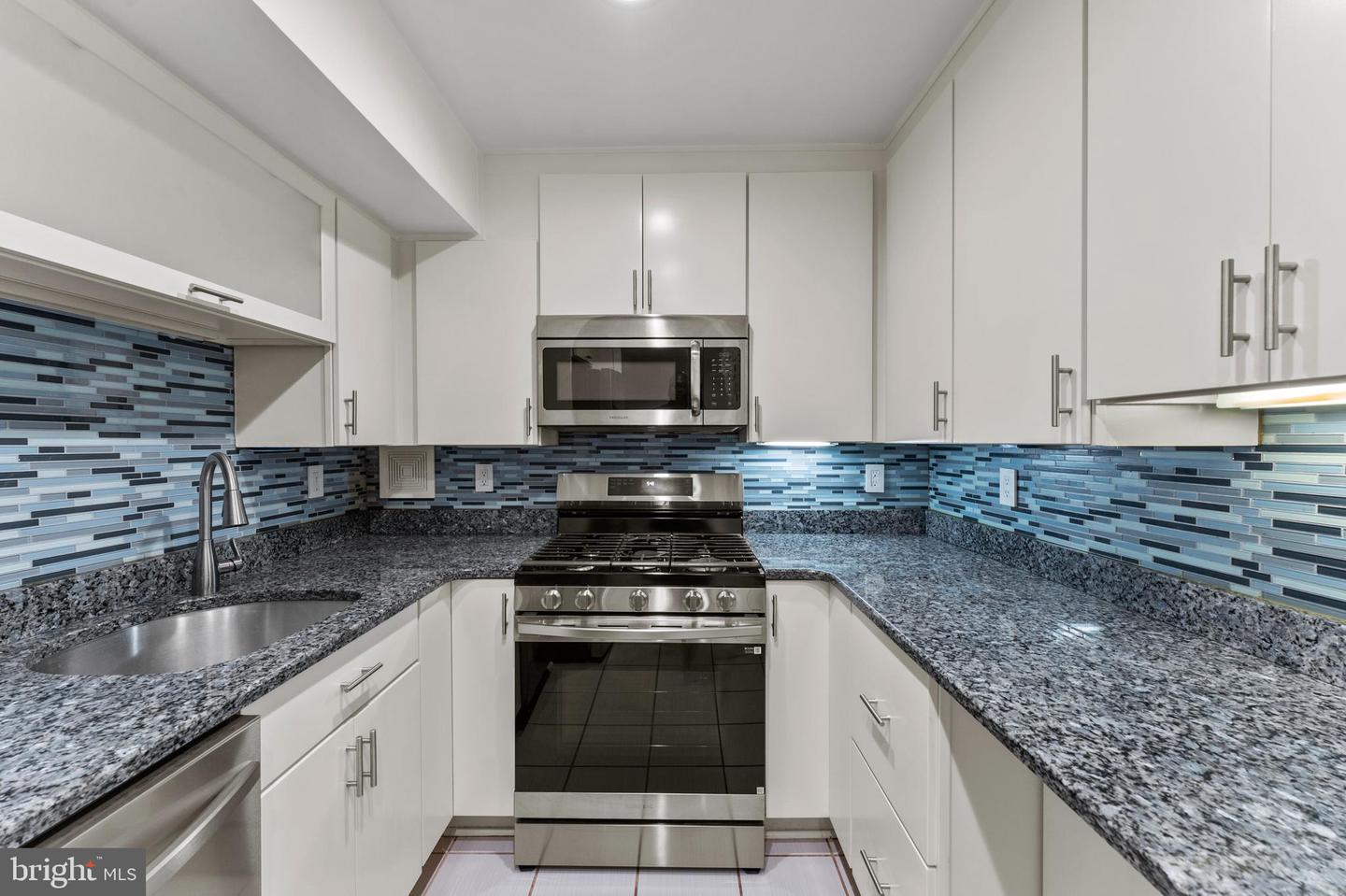7541 Spring Lake Dr #unit #b-1 Property Photo 16