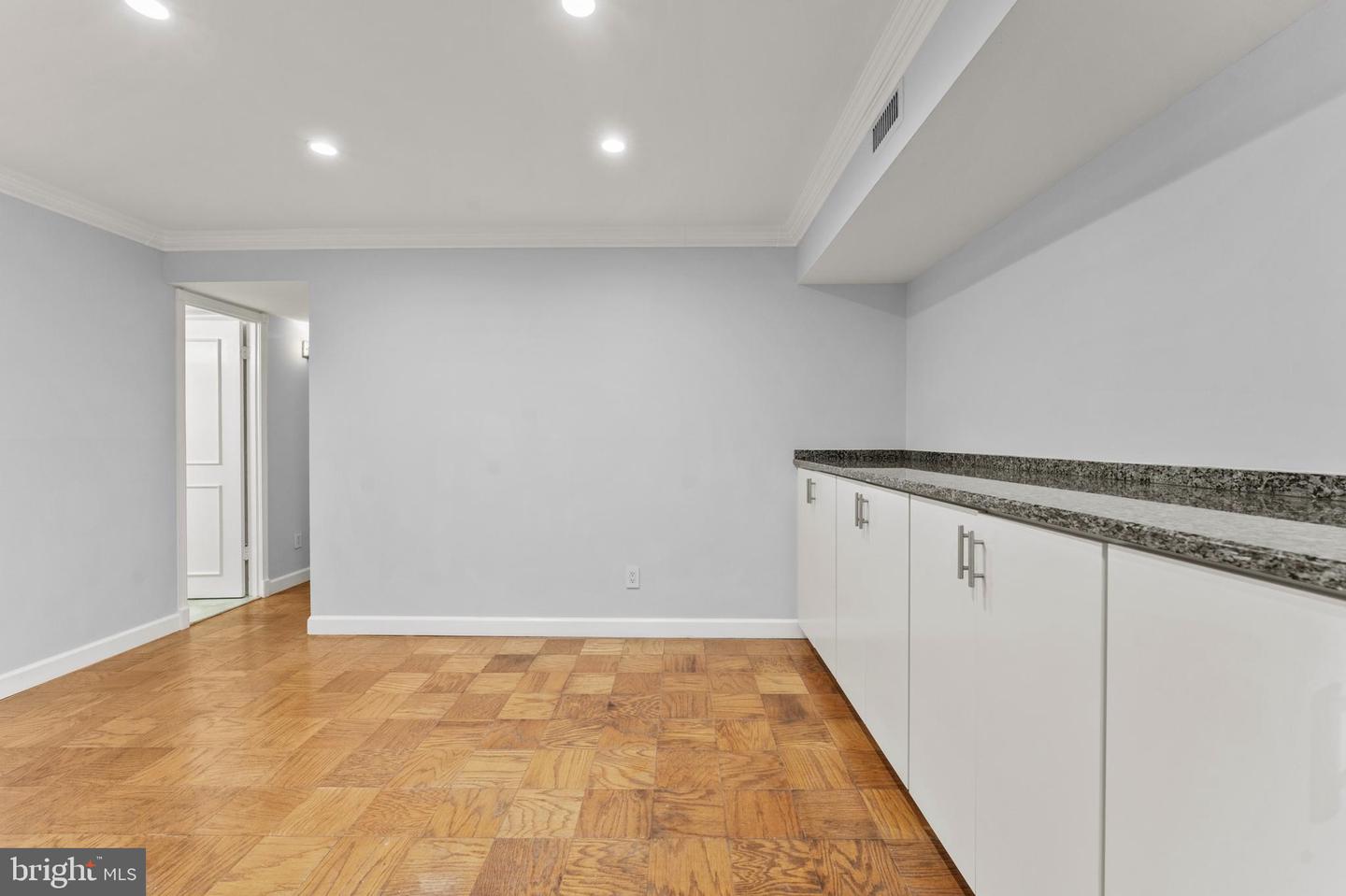 7541 Spring Lake Dr #unit #b-1 Property Photo 18