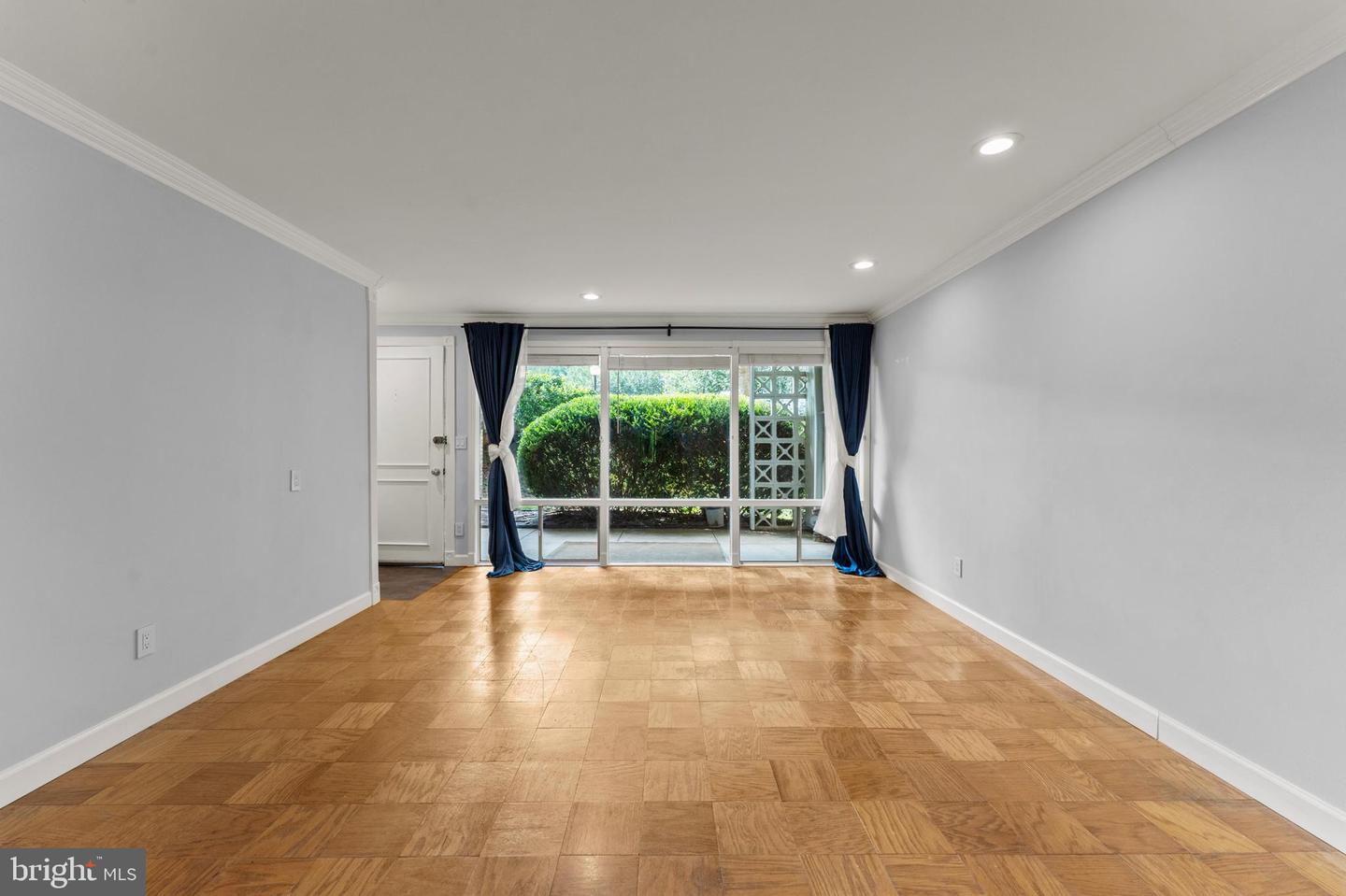 7541 Spring Lake Dr #unit #b-1 Property Photo 23