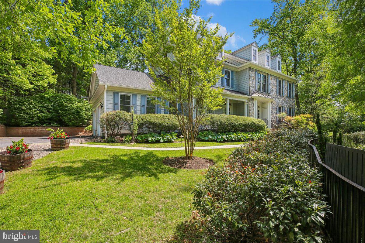 6302 Walhonding Rd Property Photo 4