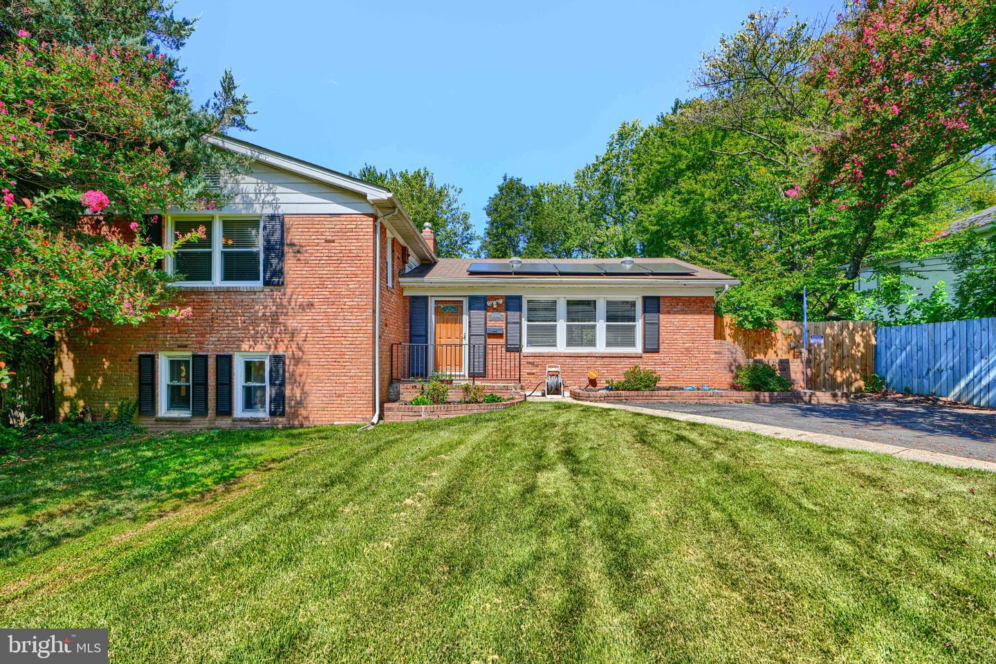 10708 Woodsdale Dr Property Photo 1