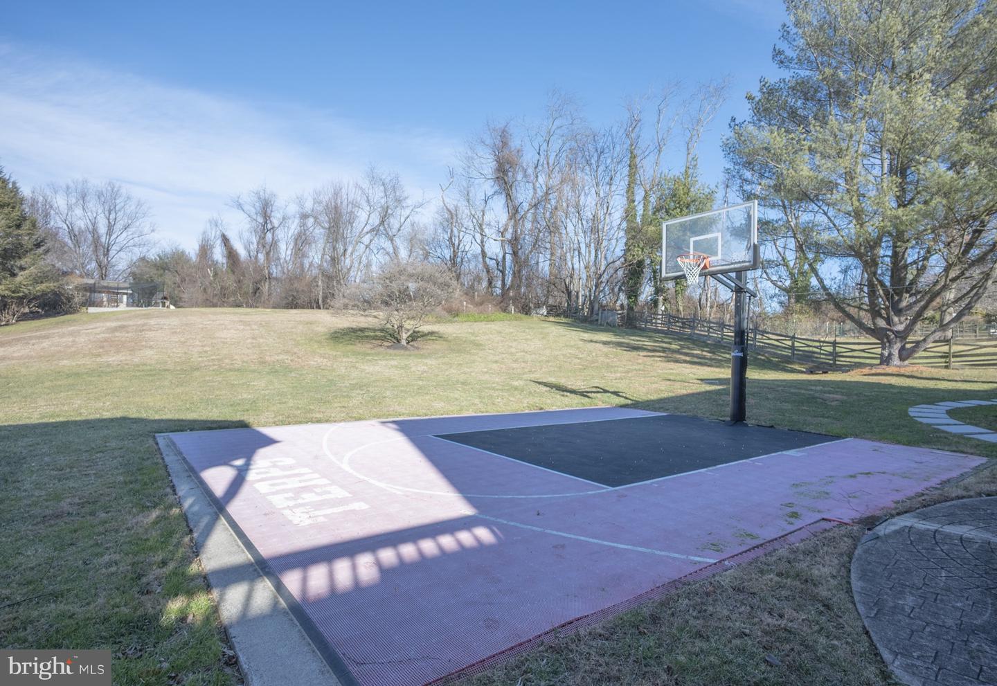 2104 Steuben Way Property Photo 24
