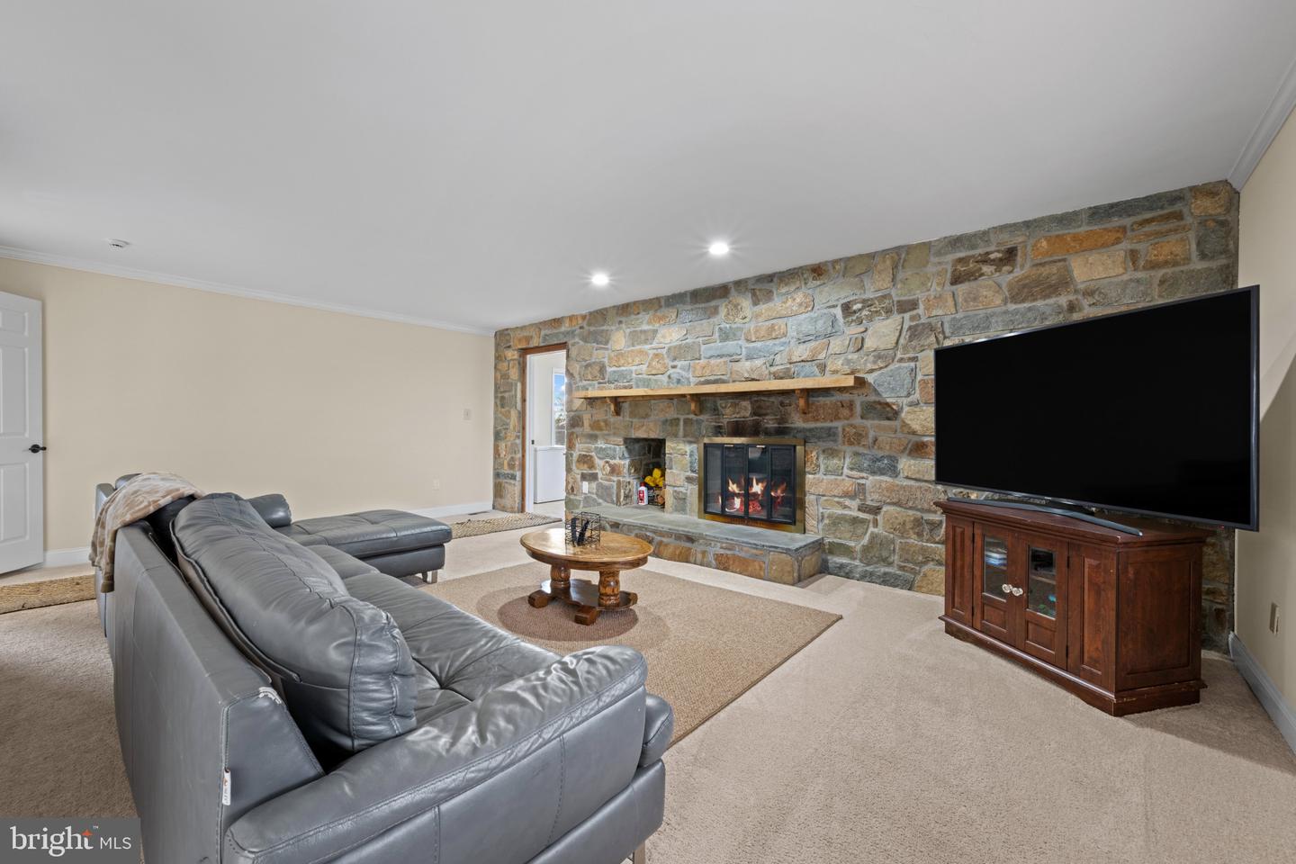 22340 Flintridge Dr Property Photo 27