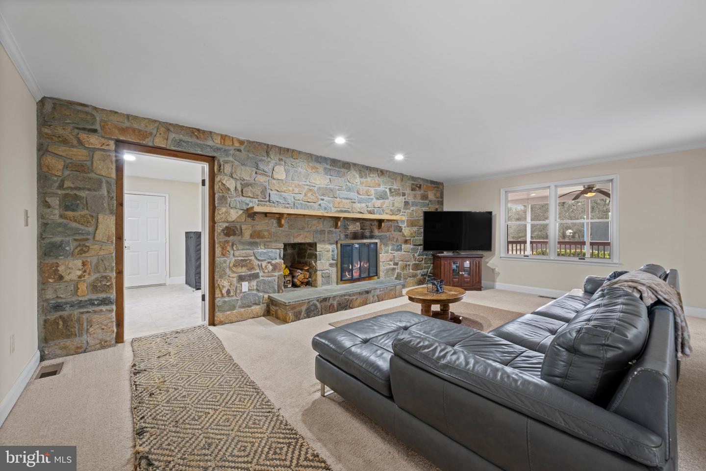 22340 Flintridge Dr Property Photo 28