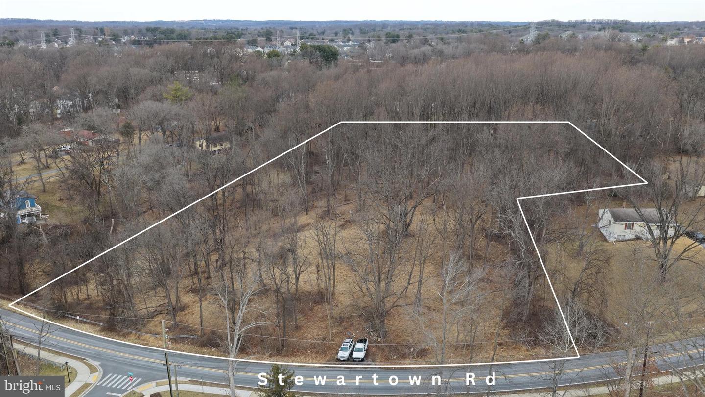 9415 Stewartown Rd Property Photo 1