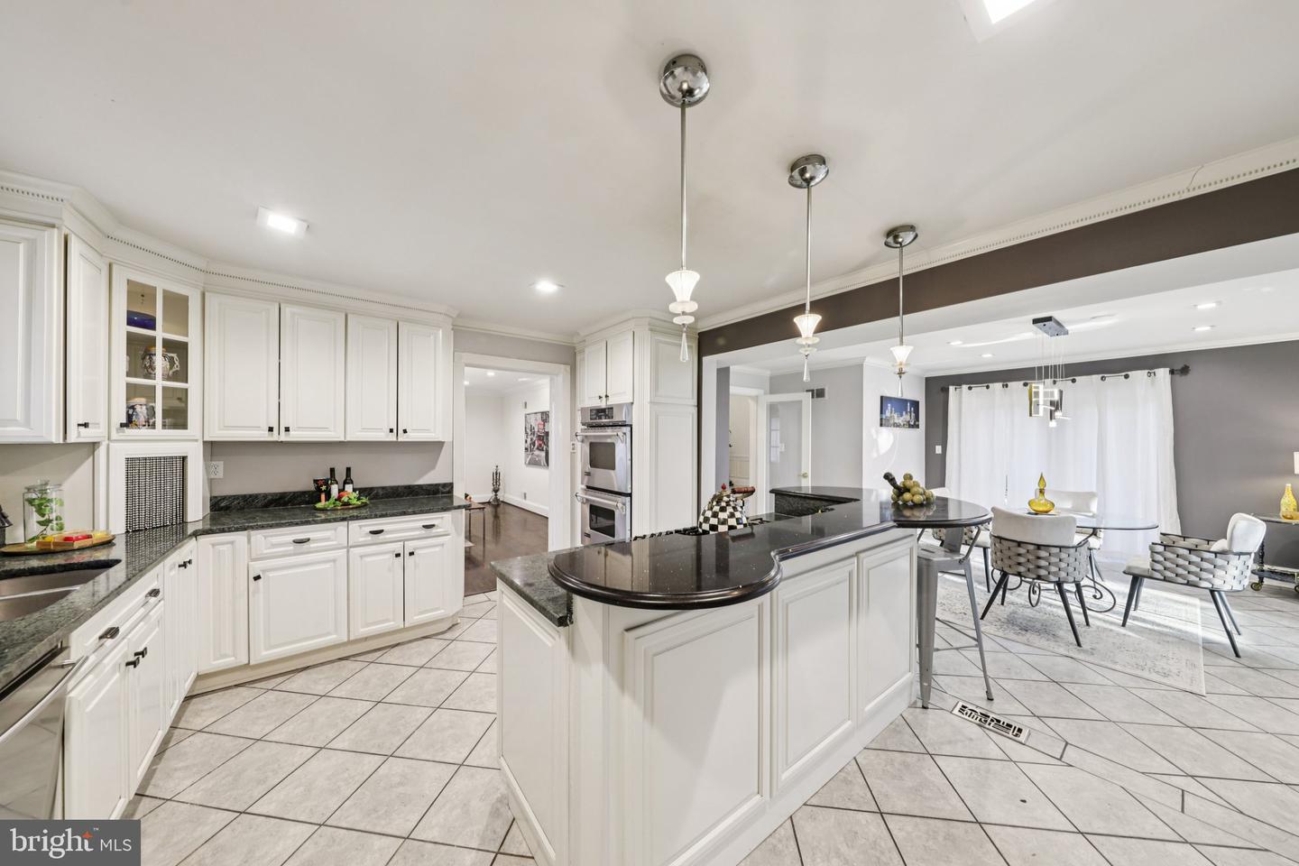 5301 Goldsboro Rd Property Photo 12