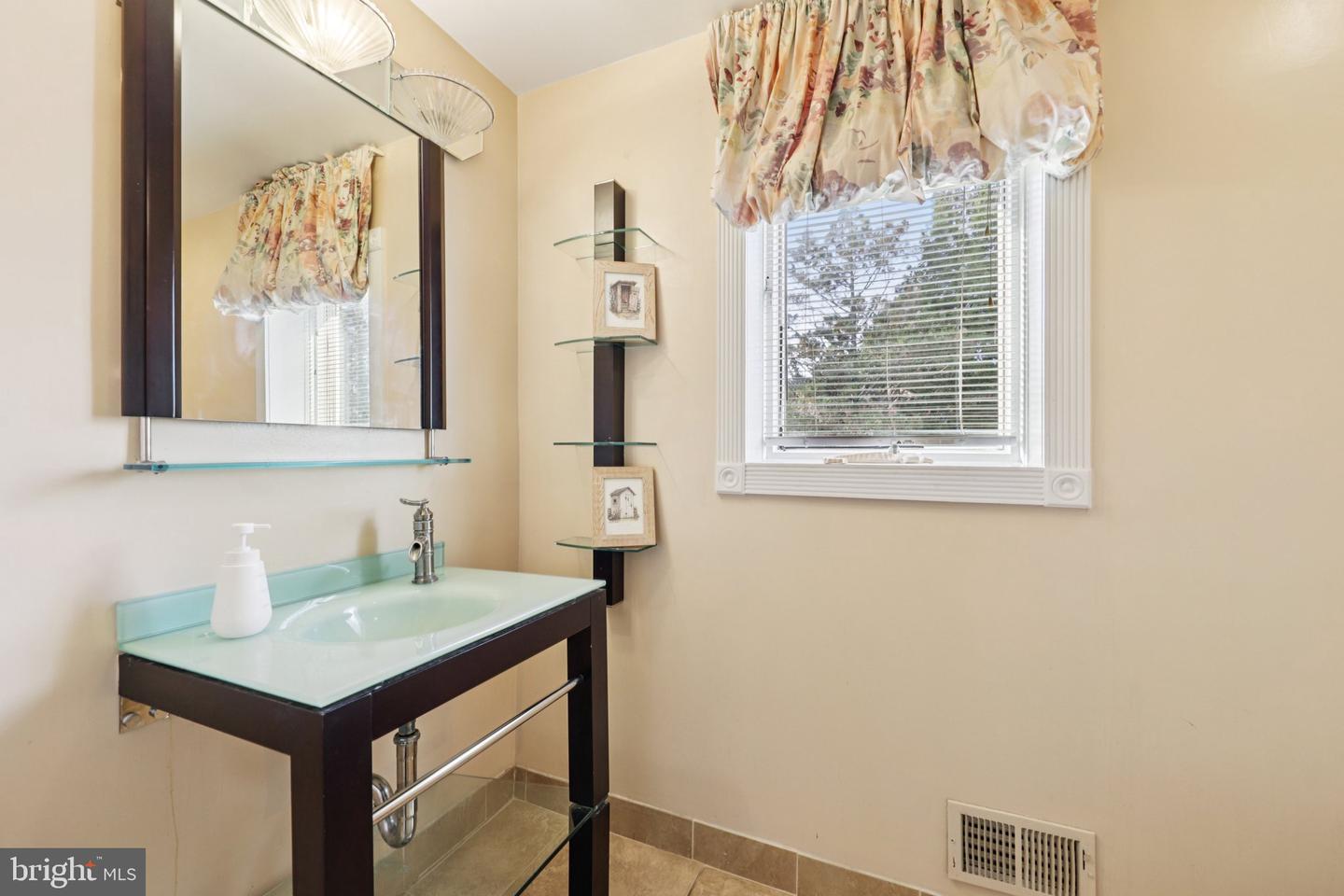 5301 Goldsboro Rd Property Photo 43