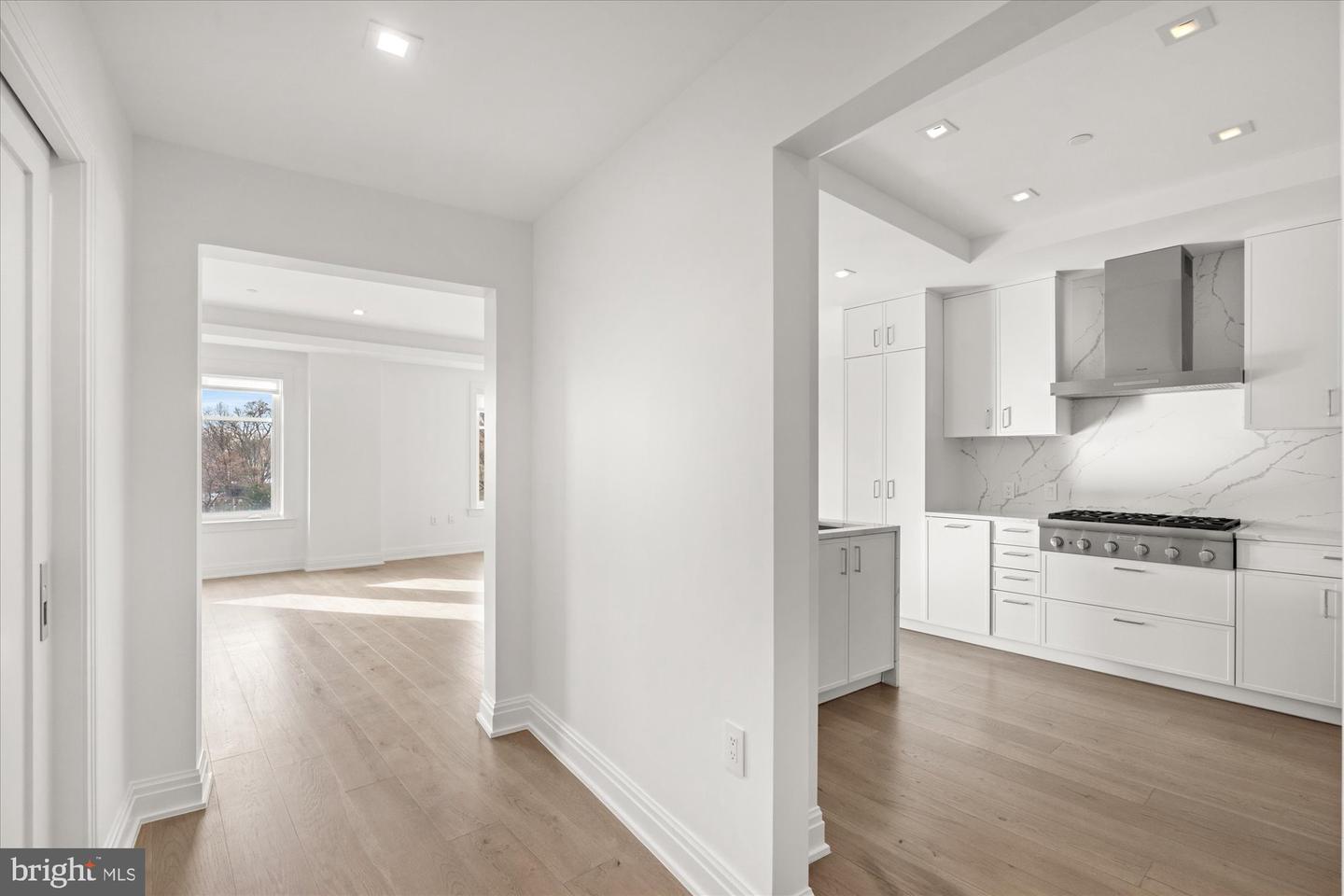 8551 Connecticut Ave #602 Property Photo 2