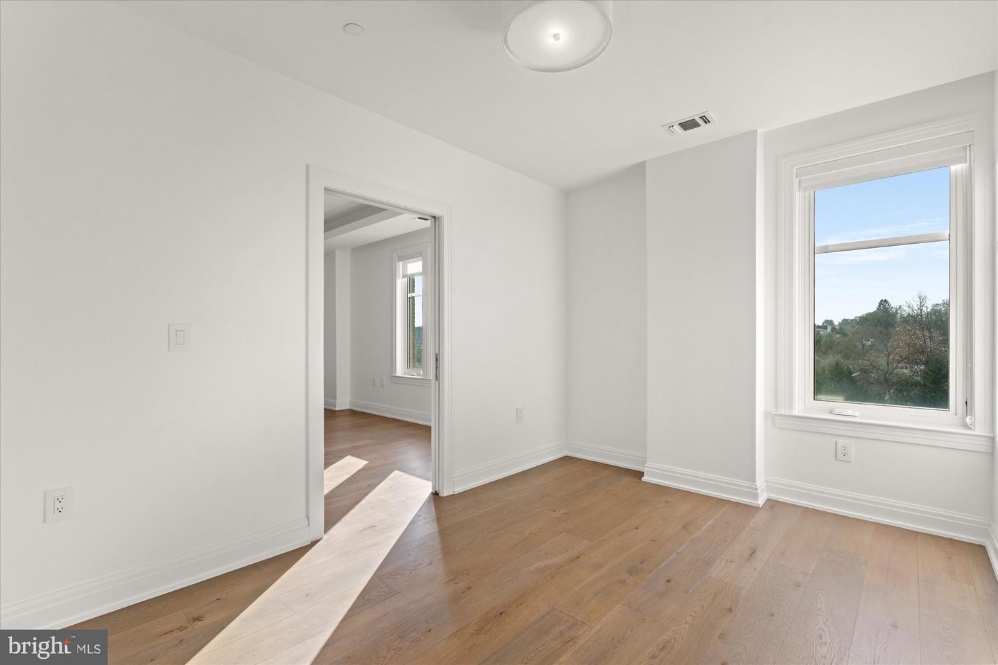 8551 Connecticut Ave #602 Property Photo 14
