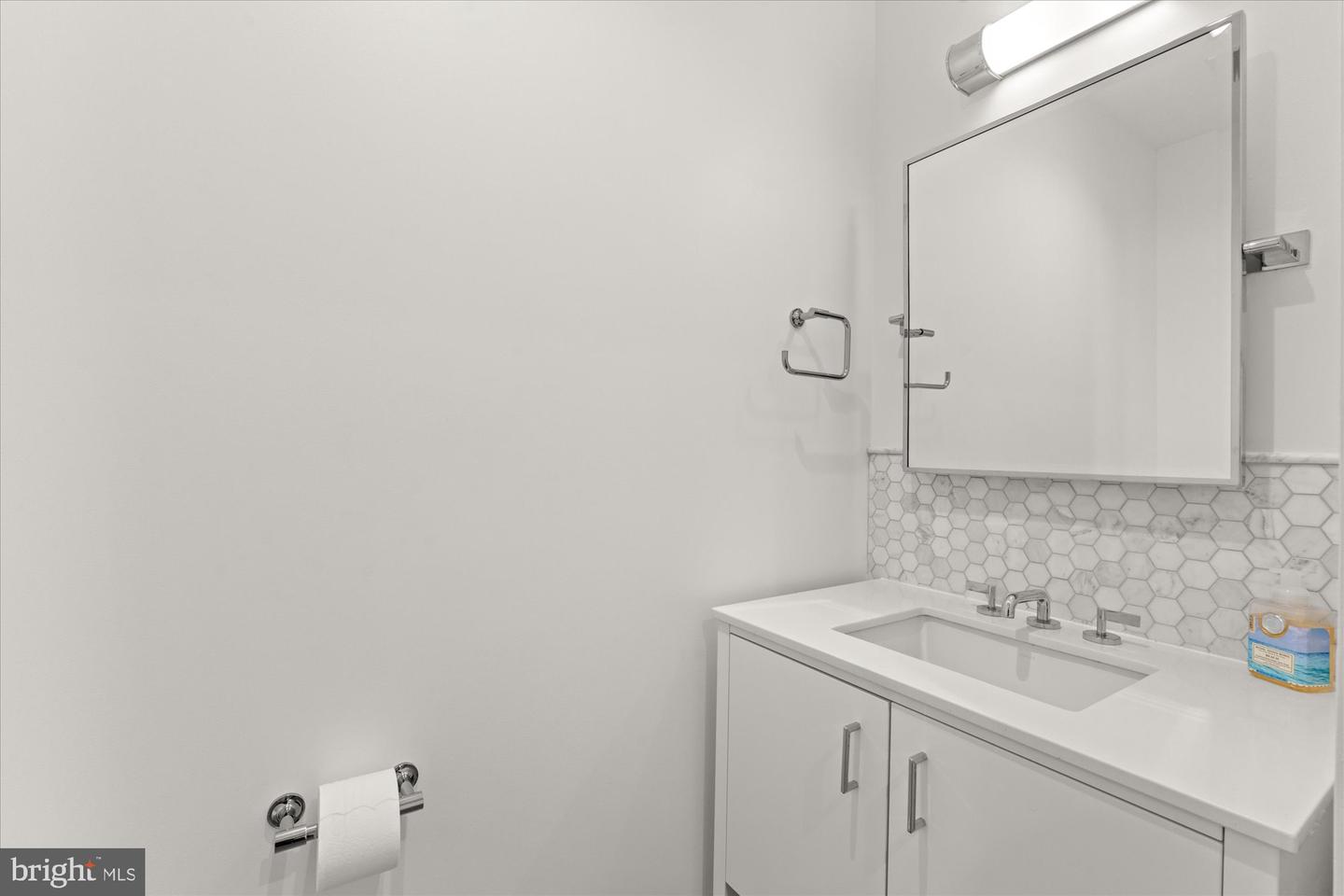 8551 Connecticut Ave #602 Property Photo 15