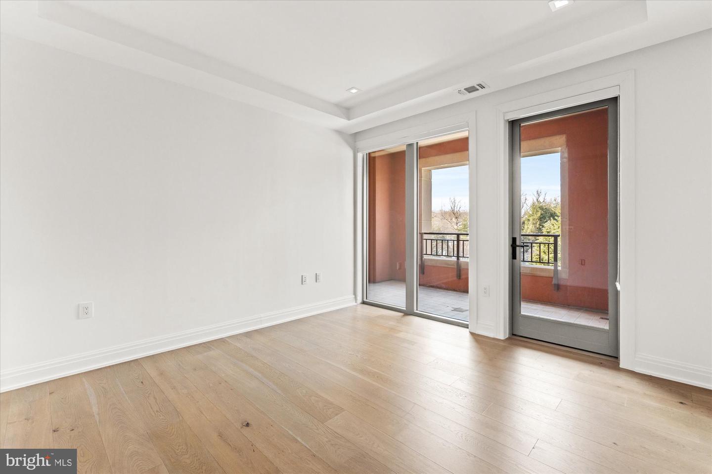 8551 Connecticut Ave #602 Property Photo 18