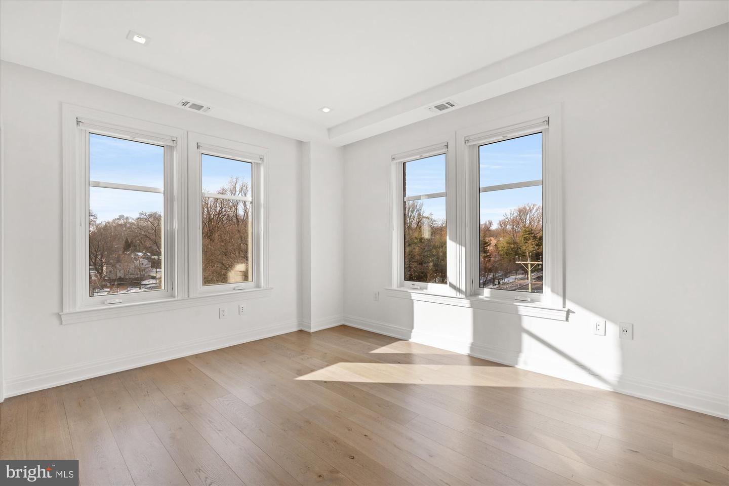 8551 Connecticut Ave #602 Property Photo 30