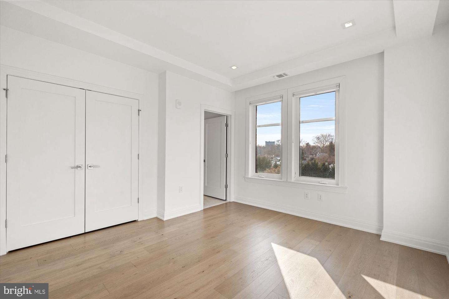 8551 Connecticut Ave #602 Property Photo 31