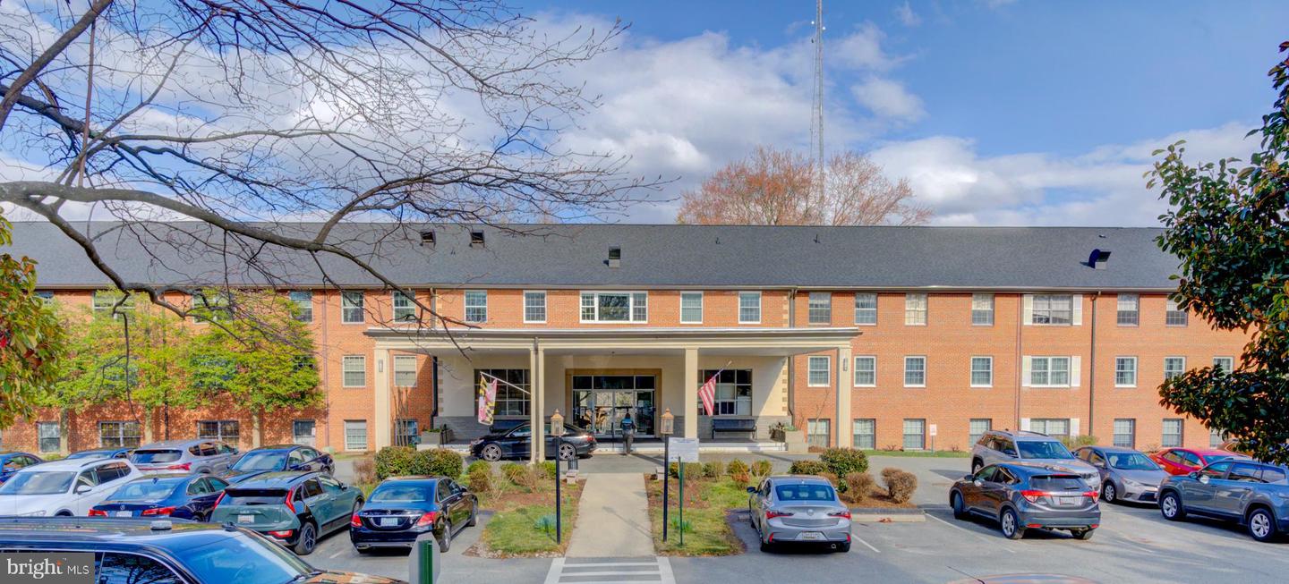 5301 WESTBARD CIR #208