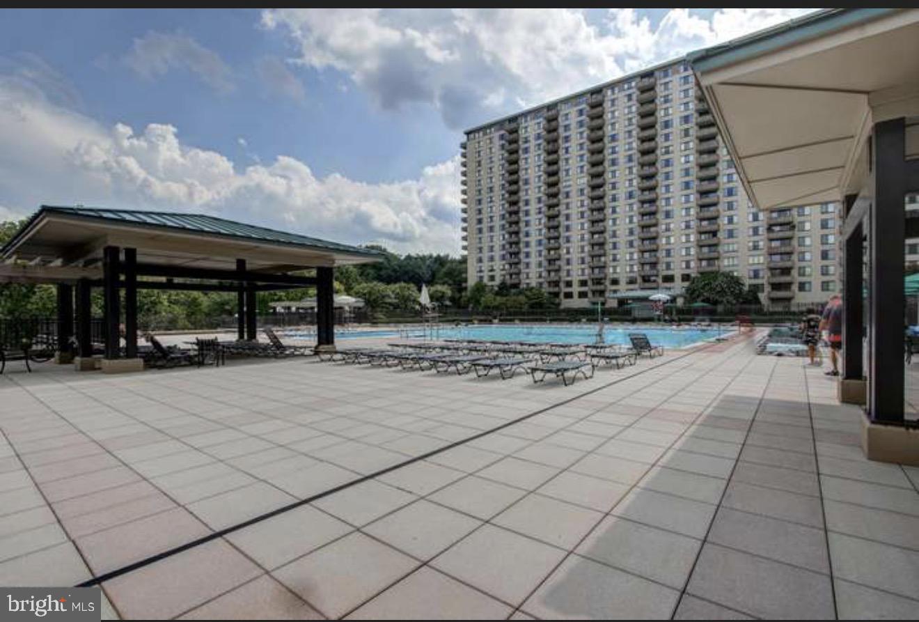 5225 Pooks Hill Rd #620/622s Property Photo 44
