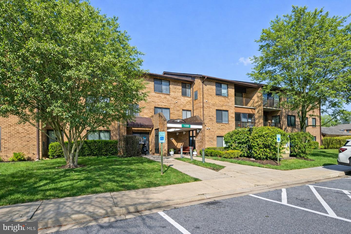15300 PINE ORCHARD DR #85-2H Property Photo 1