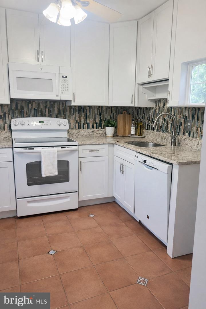183 Crossbow Ln #258 Property Photo 5