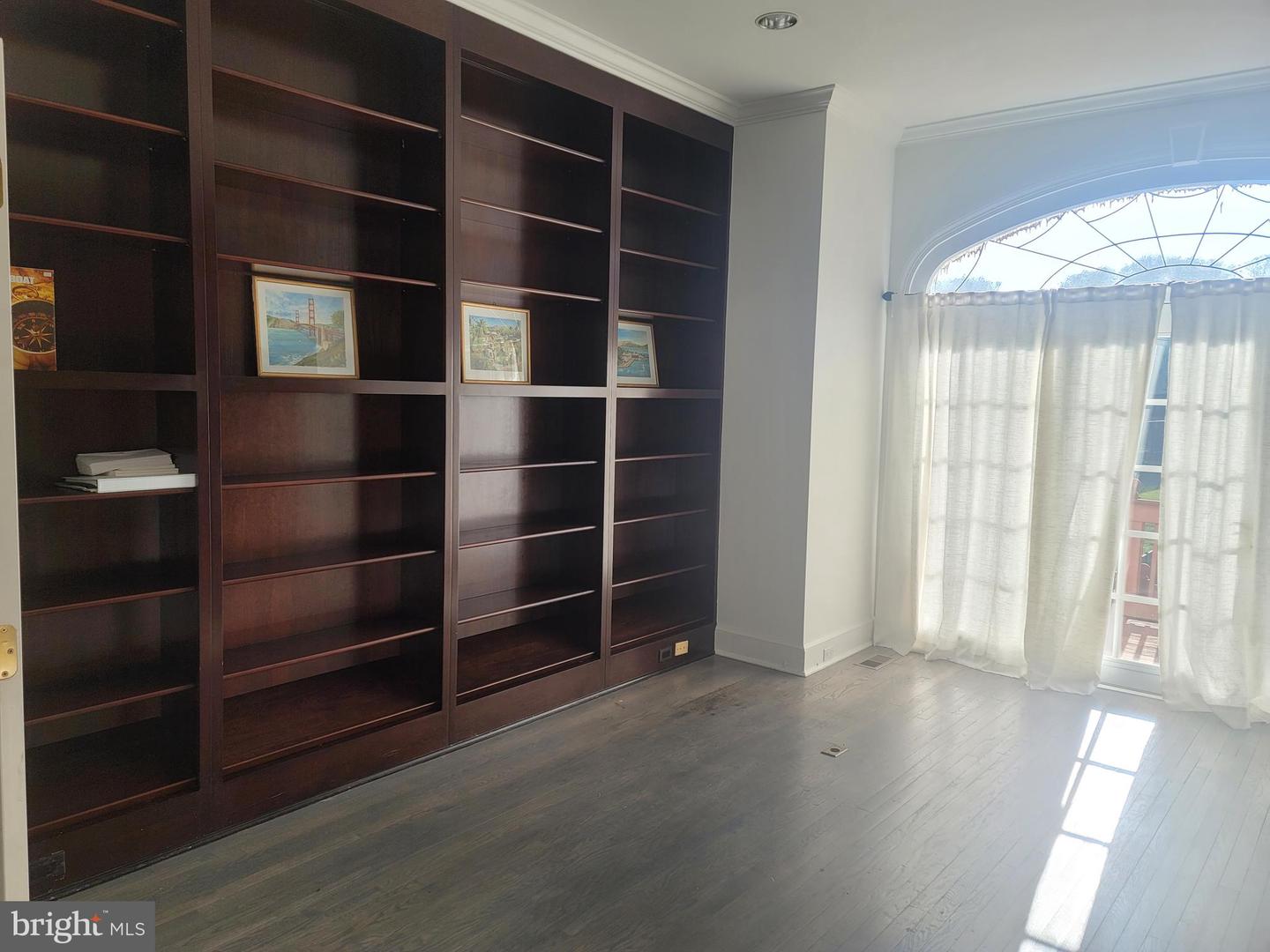 8926 Harvest Square Ct Property Photo 11