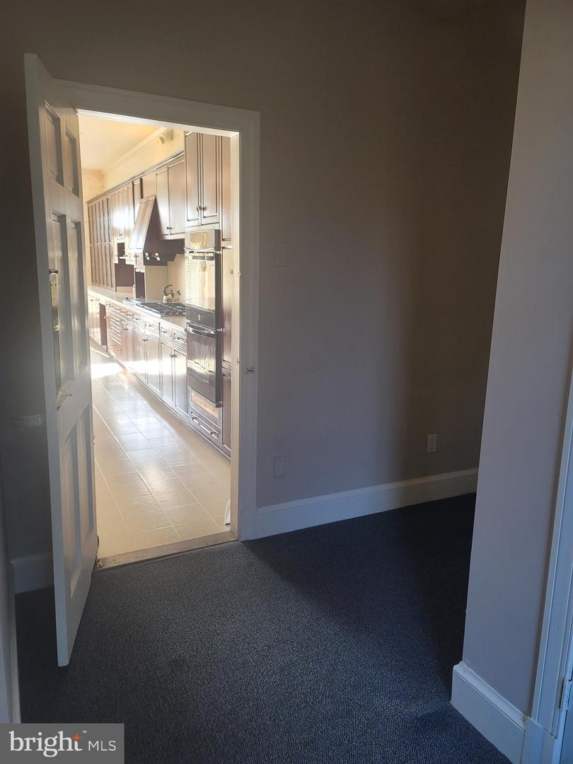 8926 Harvest Square Ct Property Photo 13