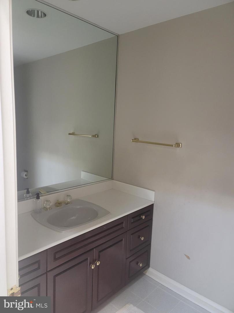 8926 Harvest Square Ct Property Photo 25