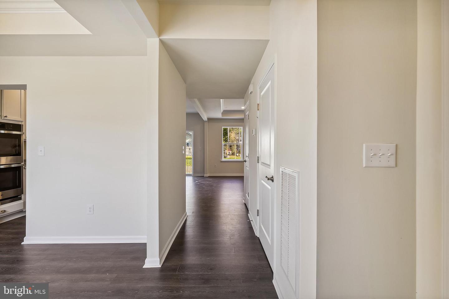 15330 Hildegard Ln Property Photo 11