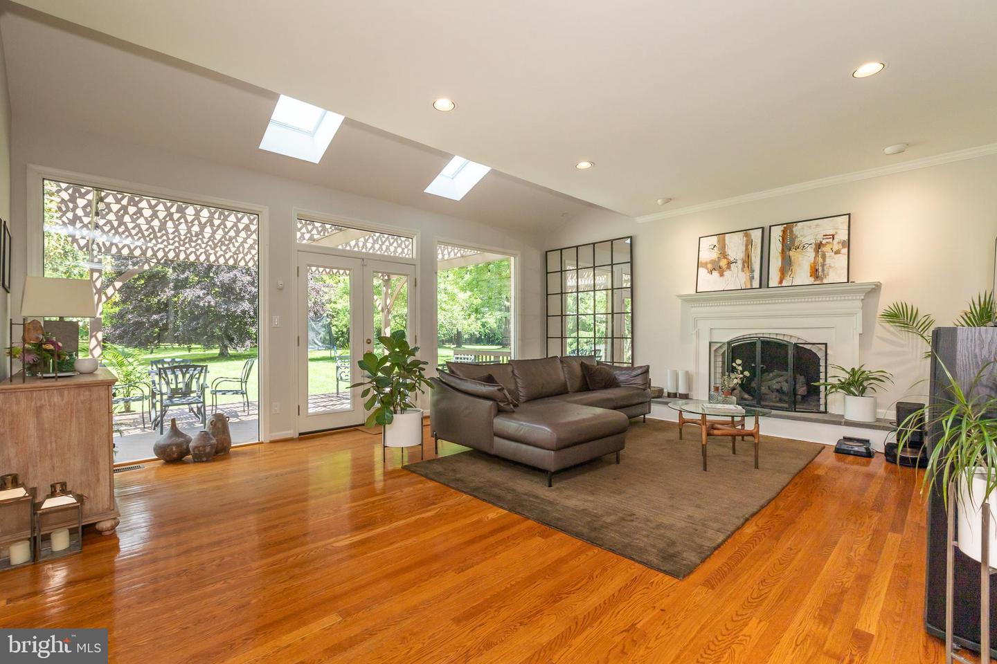 8809 Saunders Ln Property Photo 34