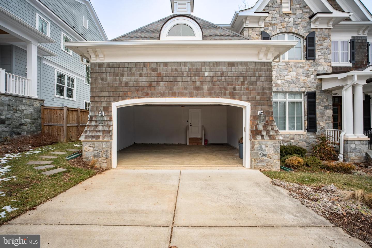 5905 Aberdeen Property Photo 10