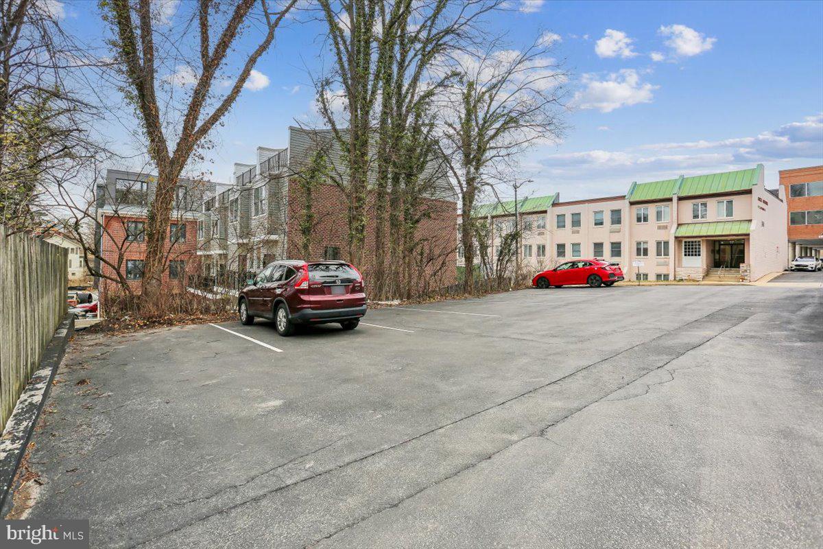 101 S Washington St Property Photo 12