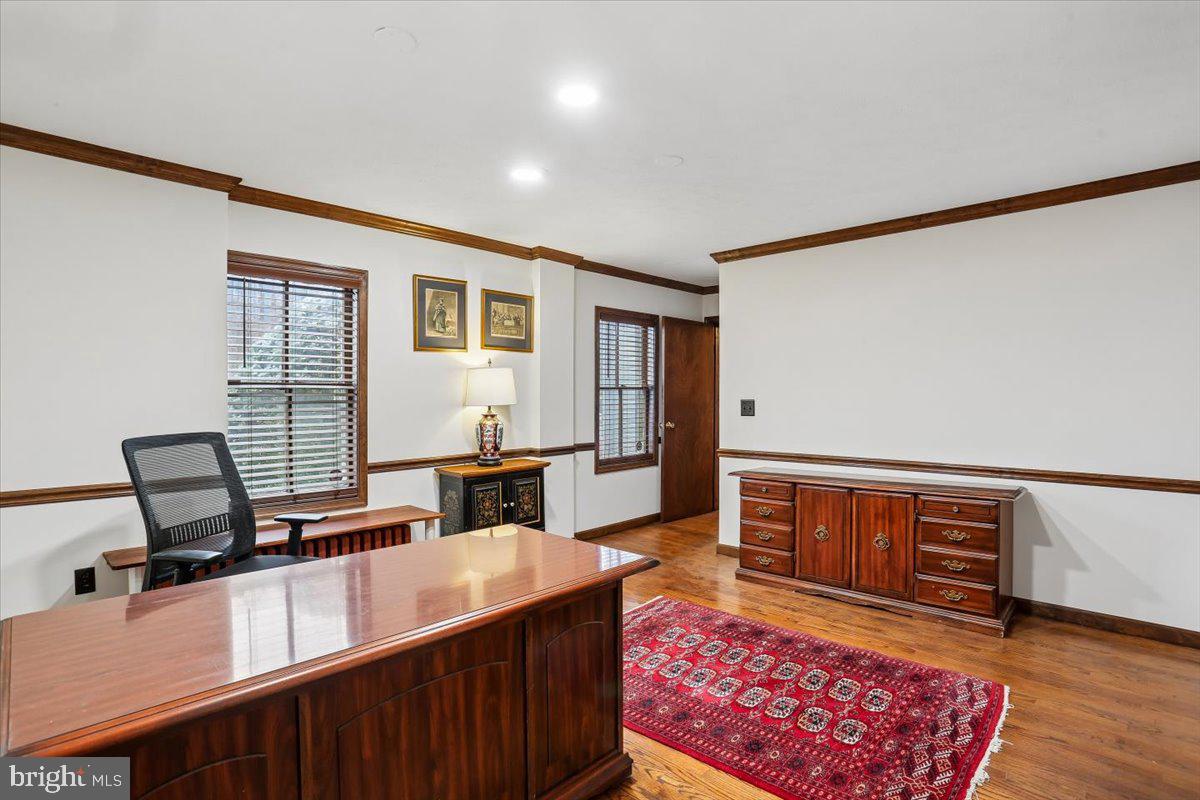 101 S Washington St Property Photo 31