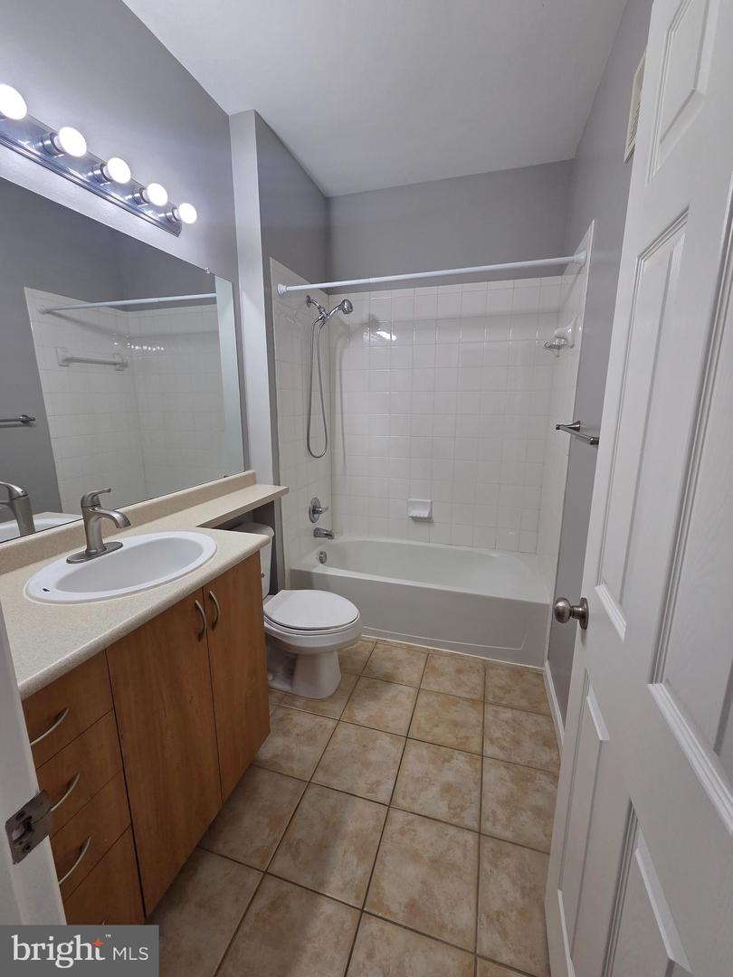13506 Derry Glen Ct #401 Property Photo 12