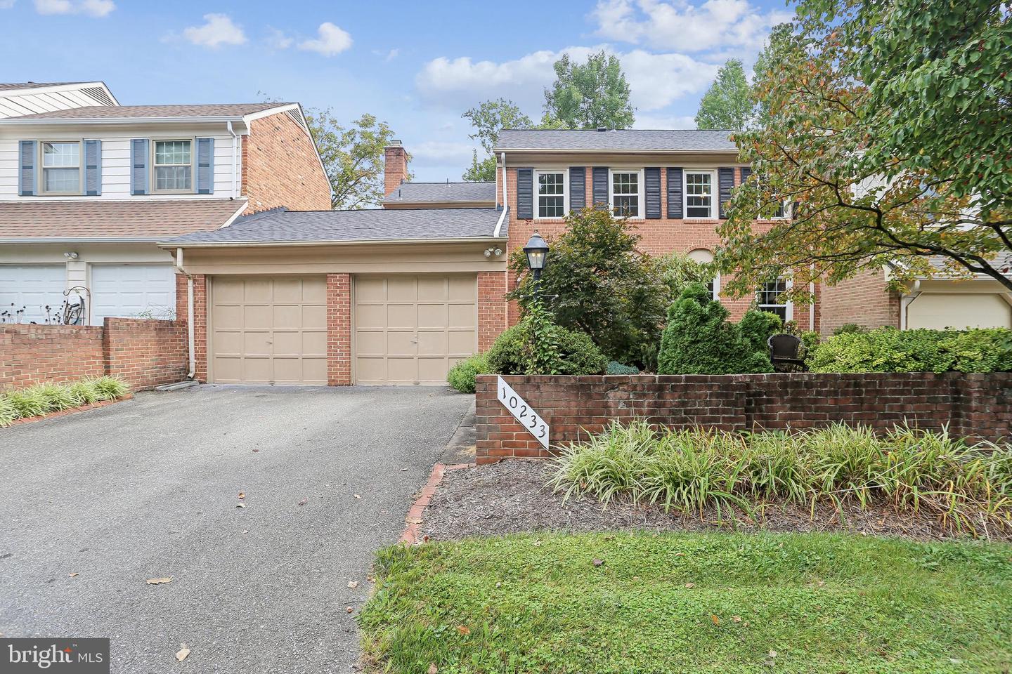 10233 Gainsborough Property Photo 4