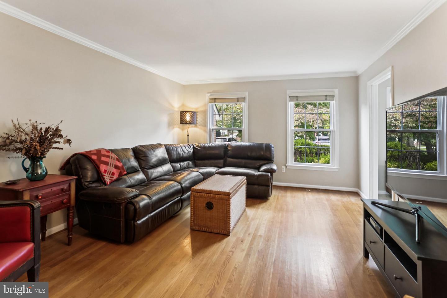 10233 Gainsborough Property Photo 14