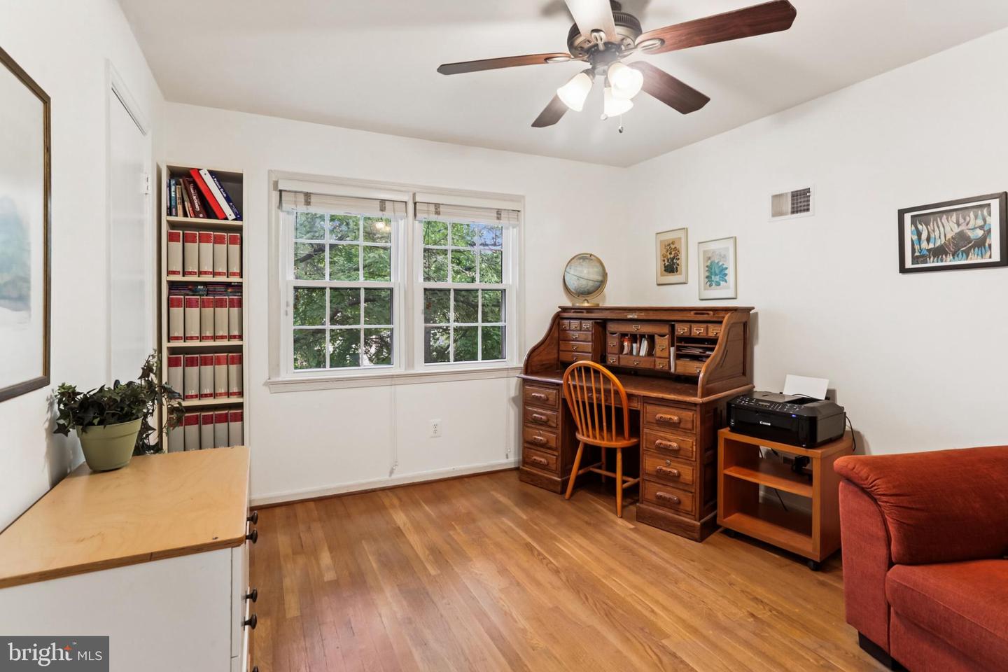 10233 Gainsborough Property Photo 32