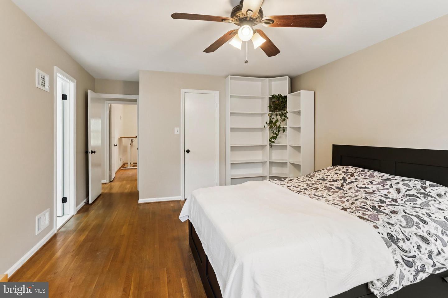 10233 Gainsborough Property Photo 35
